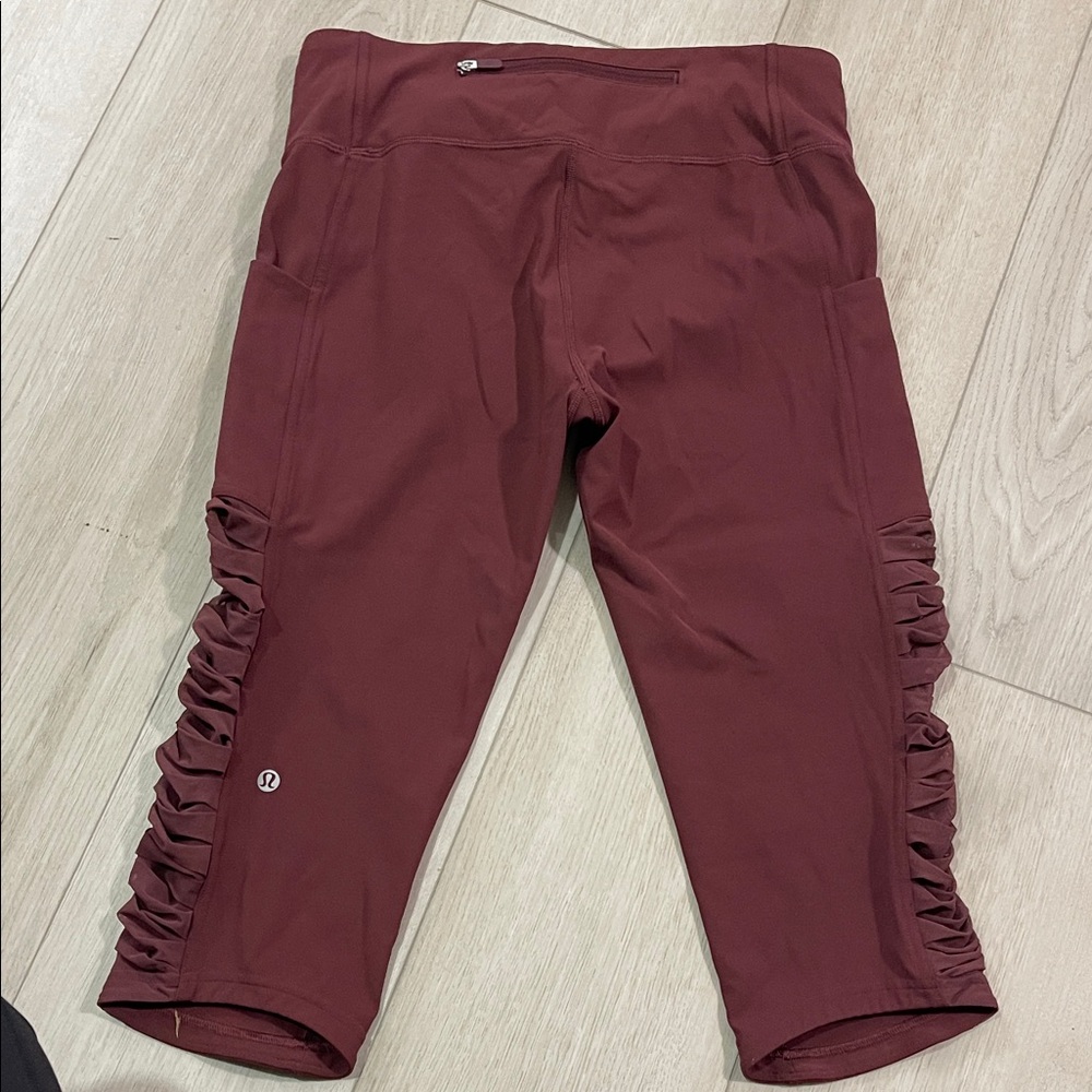 Lululemon sharp turns Leggings